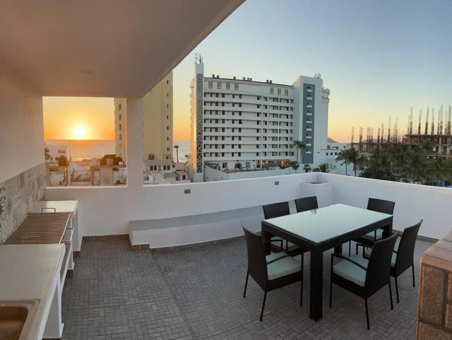 2Br/2Ba Condo 1 Block To Ocean! - Unit 3 Mazatlán Zewnętrze zdjęcie